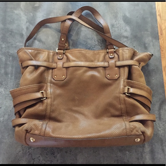 Michael Kors Gansevoort Leather Tote/Crossbody - Picture 5 of 10